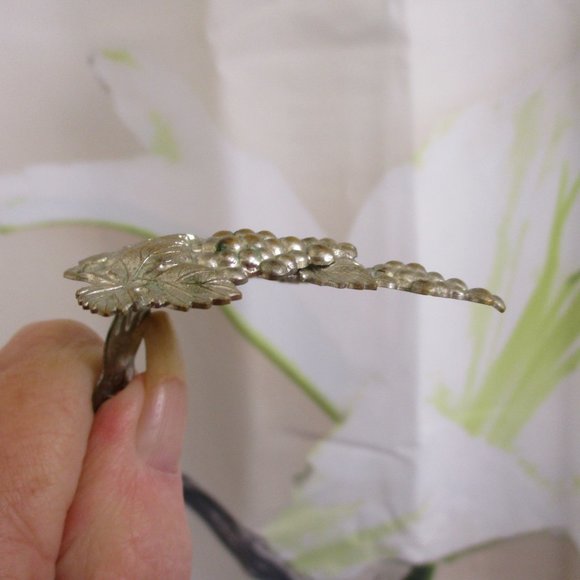 Grape Clusters REPOUSSE CONVERTIBLE Dress Clip~1930s Silver Grape Statement Clip - Picture 11 of 13